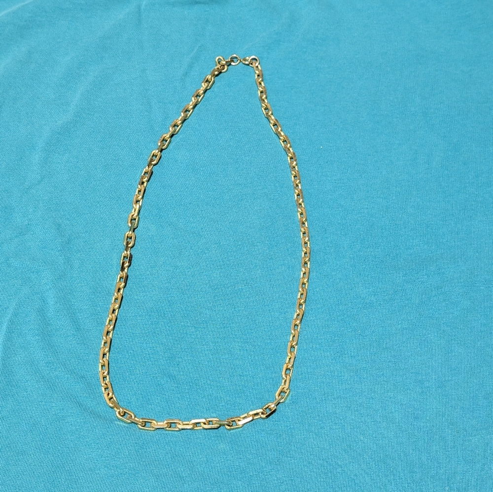 Elegant Gold Chain Necklace